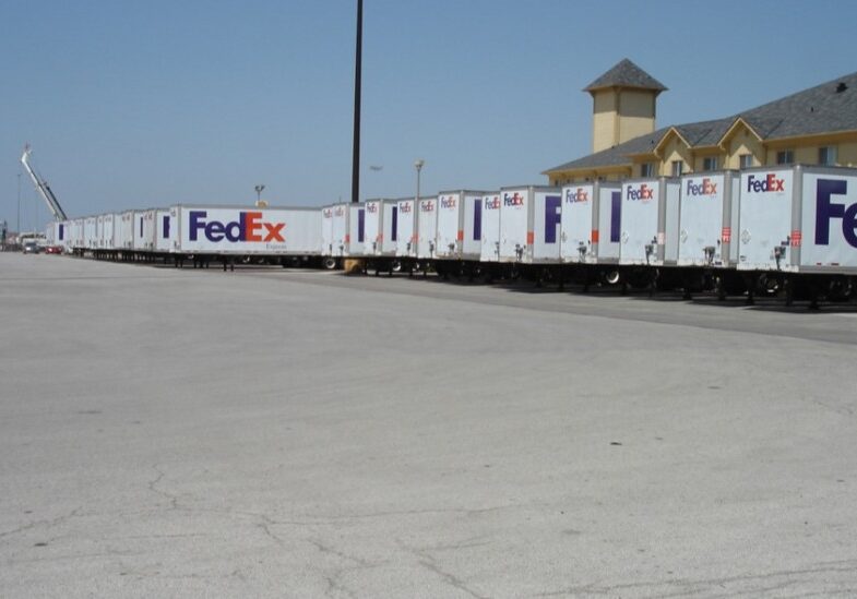photo of DFW-New-FedEx-Parking-Lot